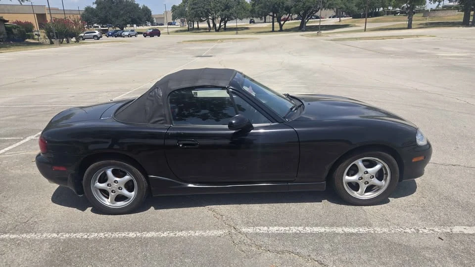 2002 Mazda NB MX-5 Miata - Image 3 of 9