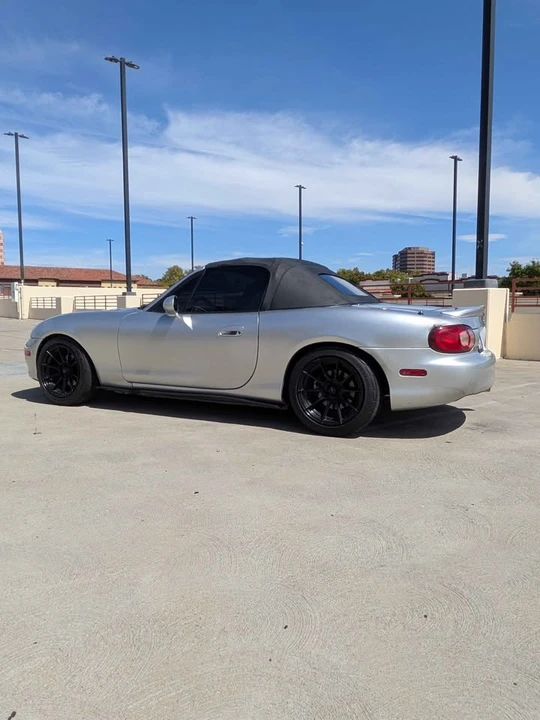 2002 Mazda NB MX-5 Miata - Image 4 of 12