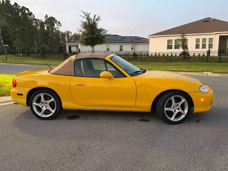 2002 Mazda NB MX-5 Miata - Image 11 of 15