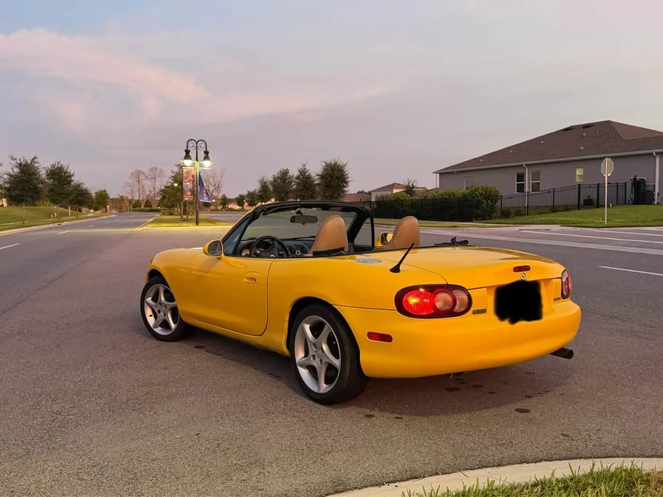 2002 Mazda NB MX-5 Miata - Image 4 of 15