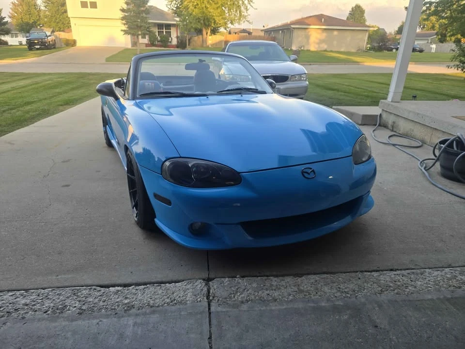 2002 Mazda NB MX-5 Miata - Image 2 of 10