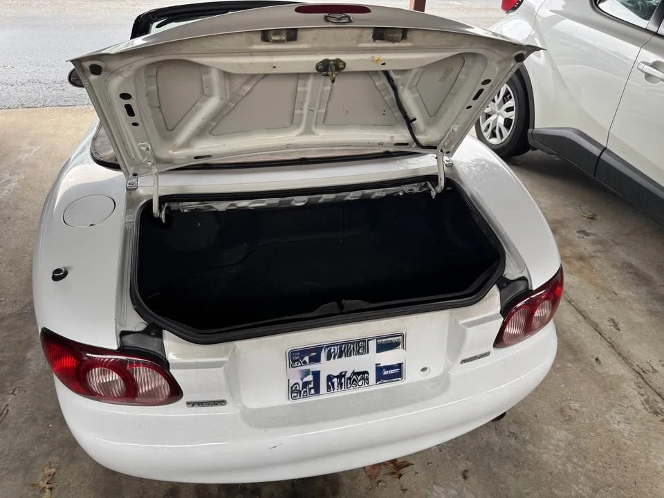 2002 Mazda NB MX-5 Miata - Image 3 of 10