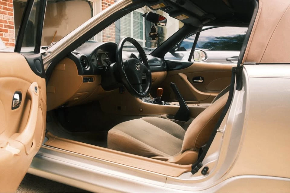 2002 Mazda NB MX-5 Miata - Image 8 of 10