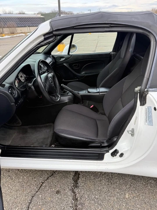 2002 Mazda NB MX-5 Miata - Image 5 of 7