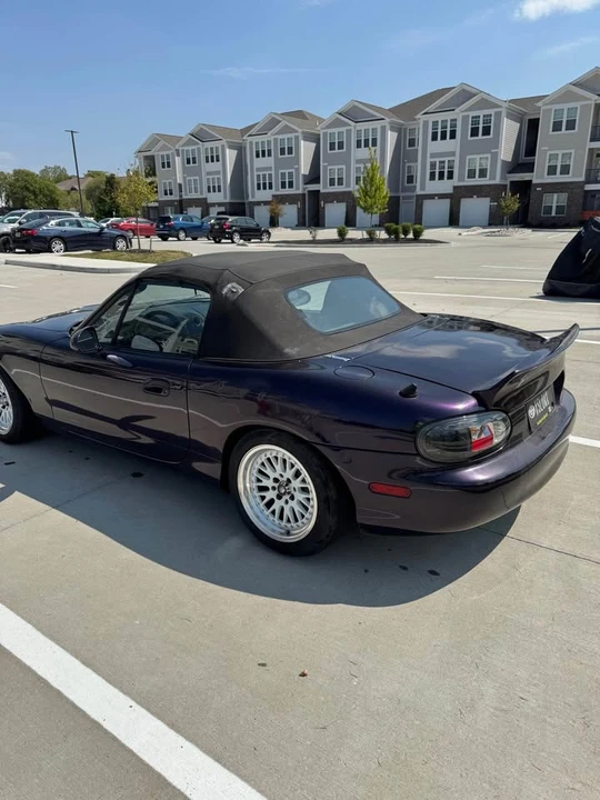 2002 Mazda NB MX-5 Miata - Image 5 of 8
