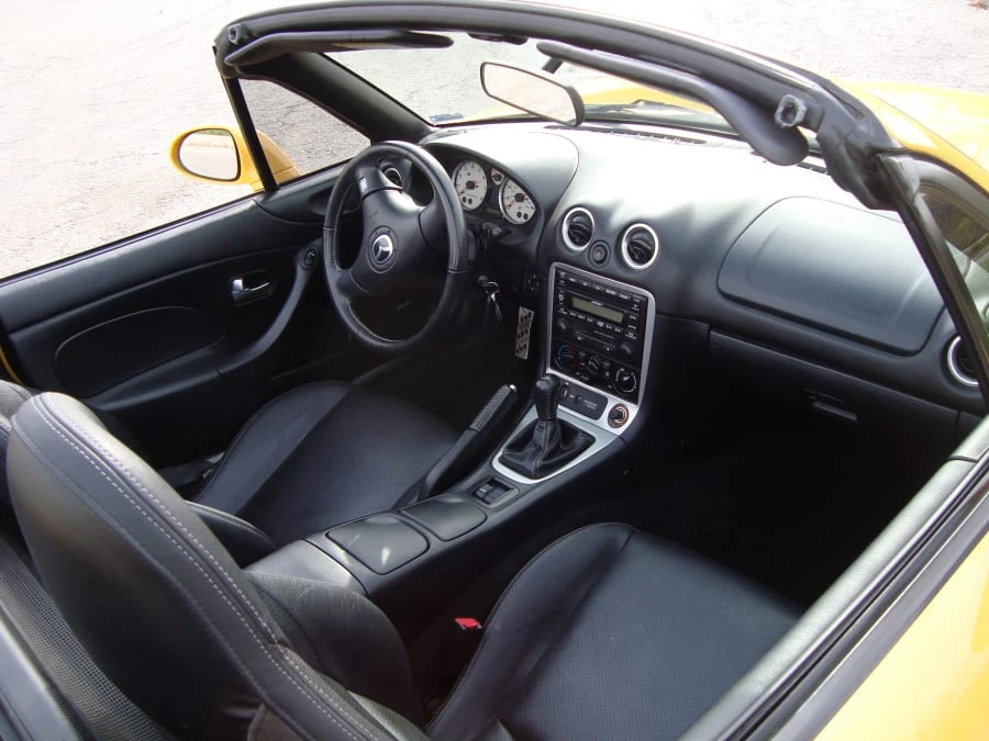 2002 Mazda NB MX-5 Miata - Image 4 of 8