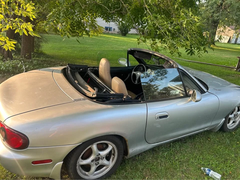 2002 Mazda NB MX-5 Miata - Image 2 of 10