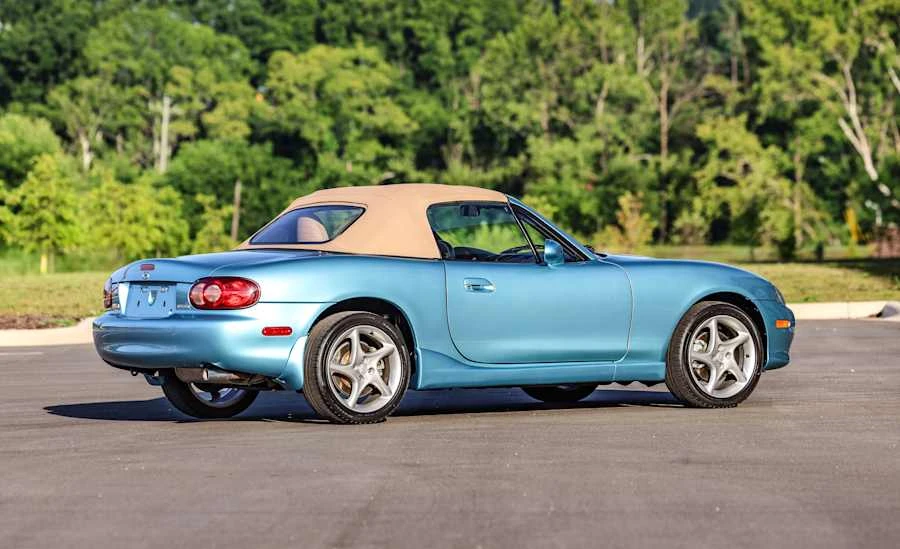 2002 Mazda NB MX-5 Miata - Image 4 of 31