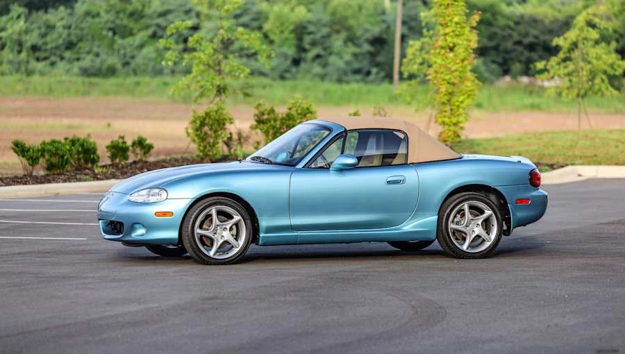 2002 Mazda NB MX-5 Miata - Image 2 of 31