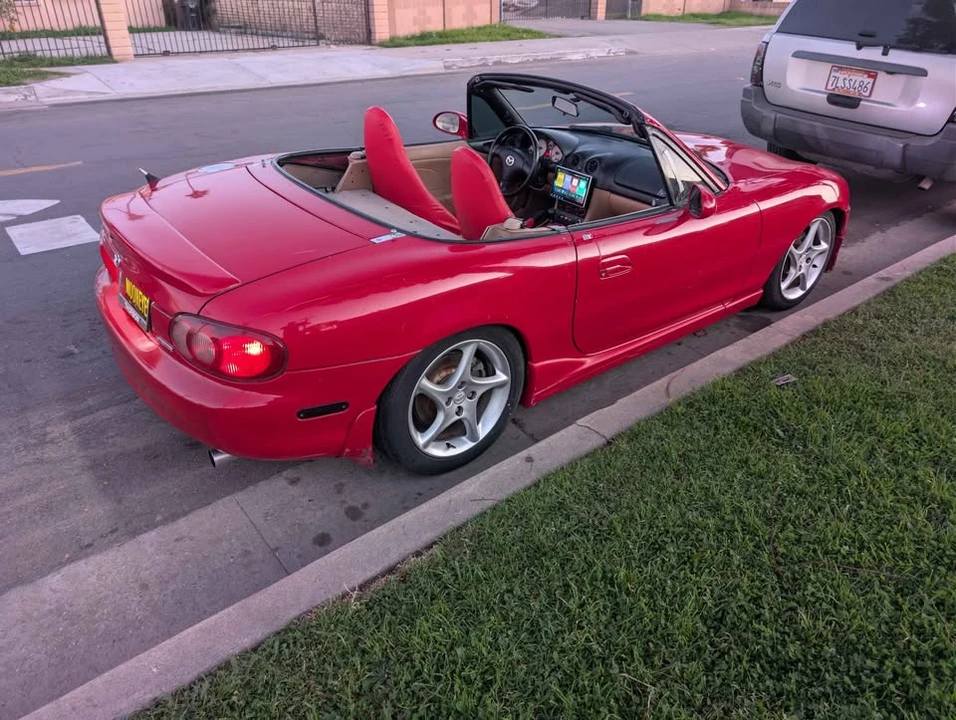 2002 Mazda NB MX-5 Miata - Image 2 of 10