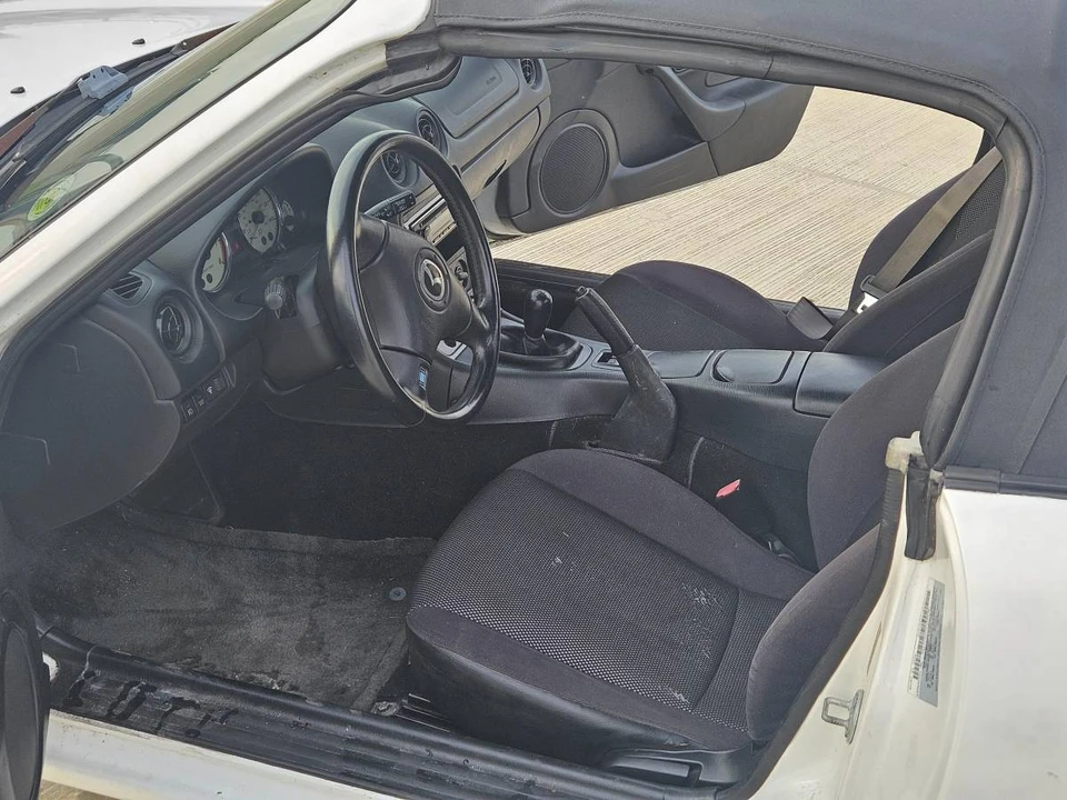 2002 Mazda NB MX-5 Miata - Image 10 of 12