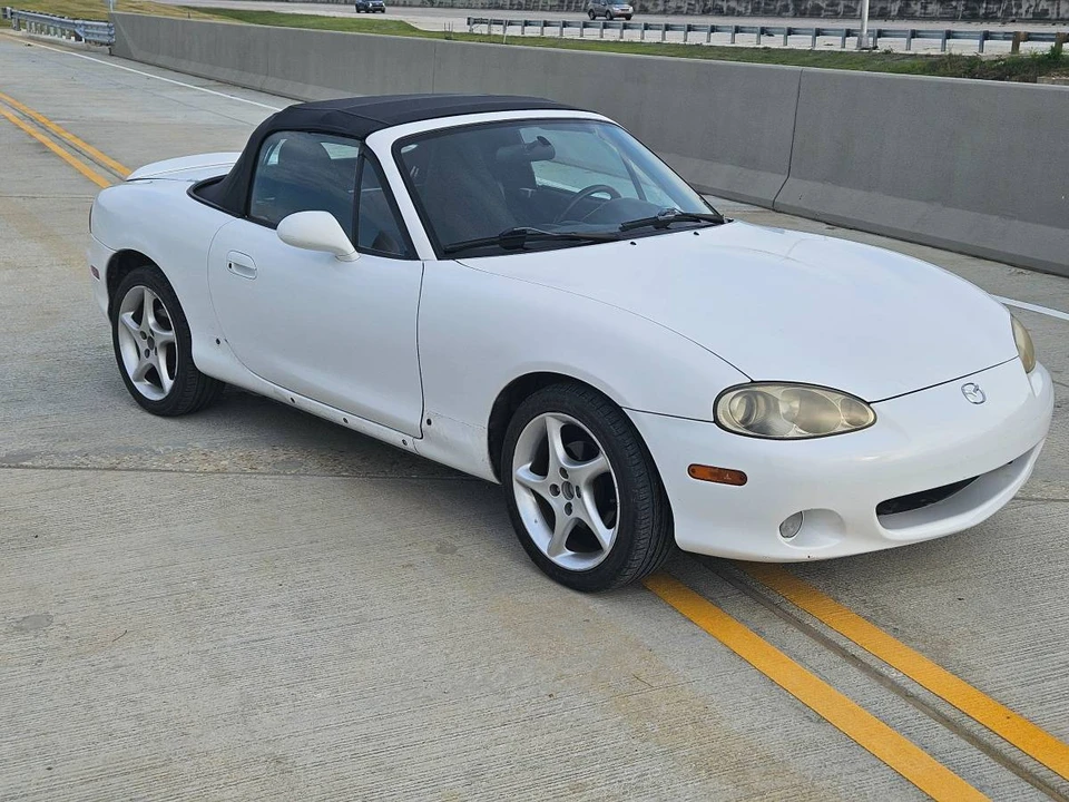 2002 Mazda NB MX-5 Miata - Image 4 of 12