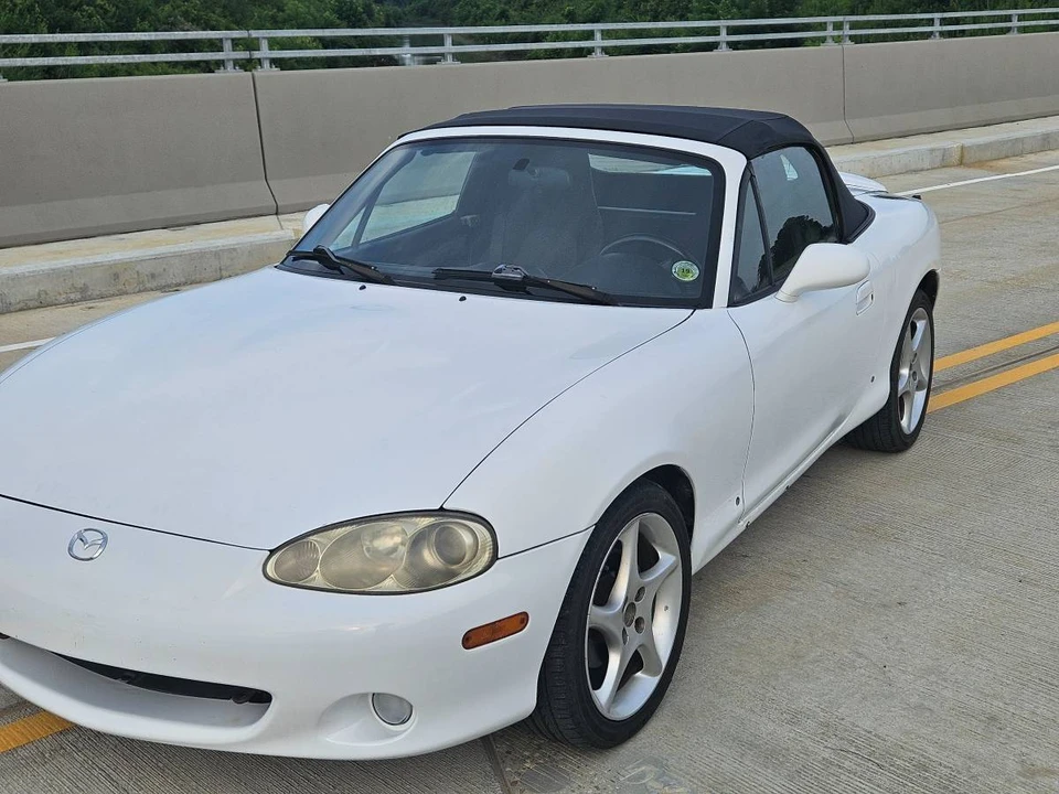 2002 Mazda NB MX-5 Miata - Image 3 of 12