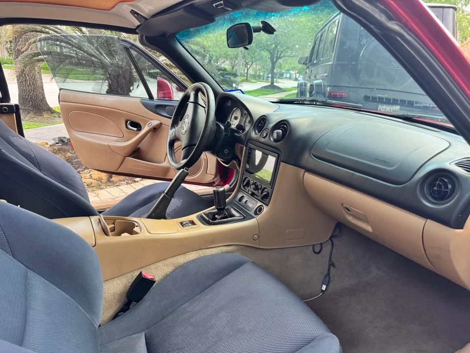 2002 Mazda NB MX-5 Miata - Image 9 of 10