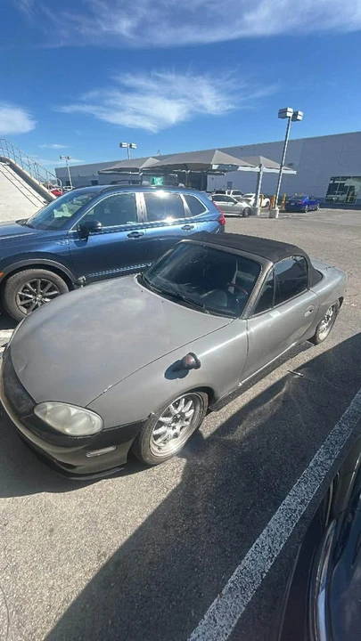 2002 Mazda NB MX-5 Miata - Image 5 of 8