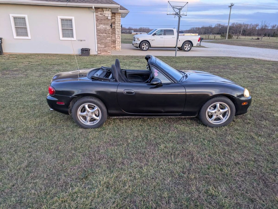 2002 Mazda NB MX-5 Miata - Image 2 of 7