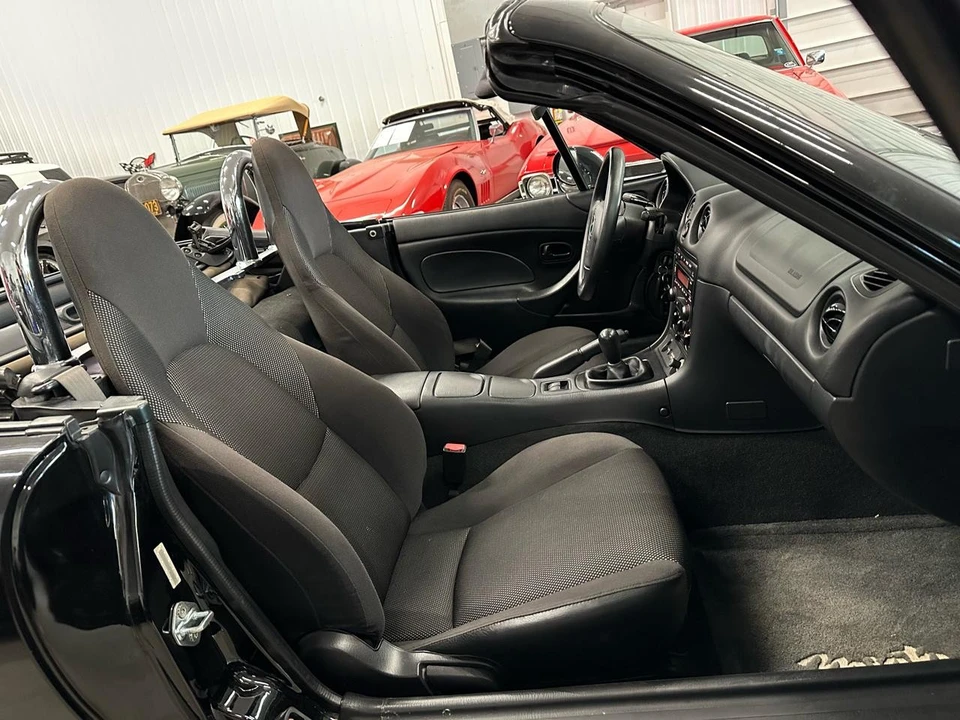 2002 Mazda NB MX-5 Miata - Image 11 of 23