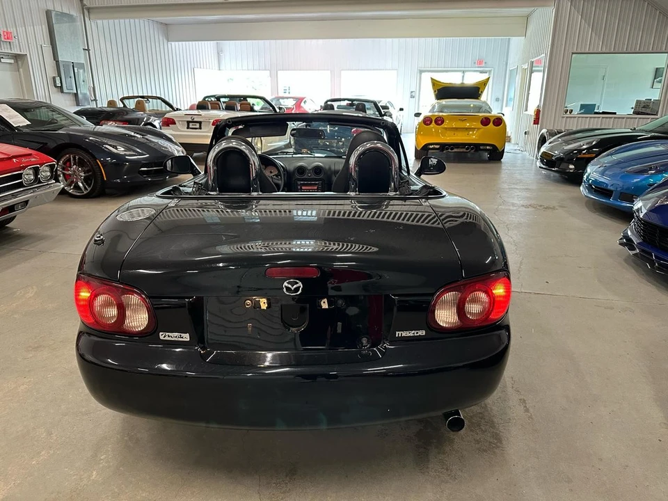 2002 Mazda NB MX-5 Miata - Image 8 of 23