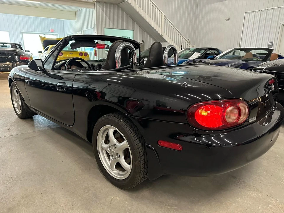 2002 Mazda NB MX-5 Miata - Image 7 of 23