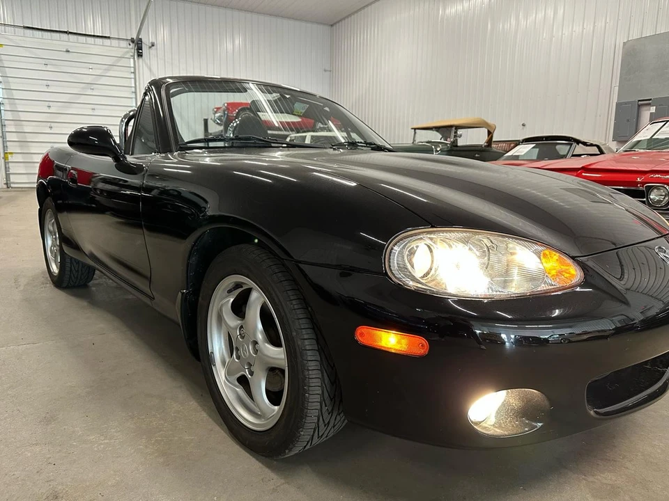 2002 Mazda NB MX-5 Miata - Image 5 of 23