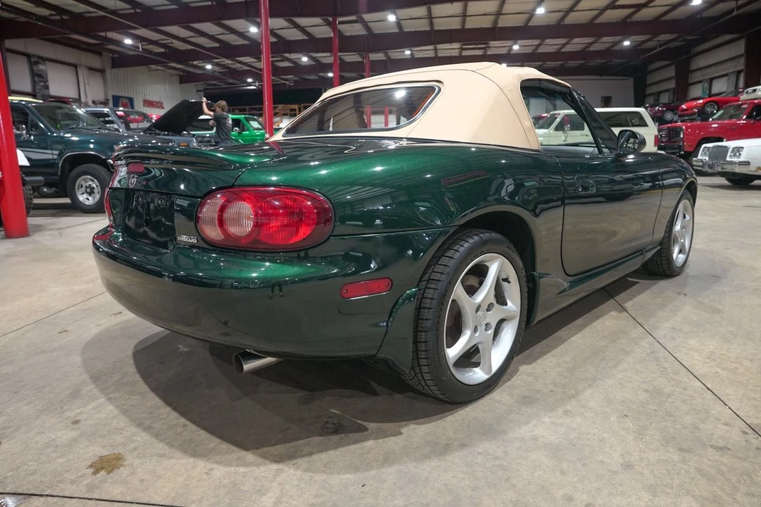 2002 Mazda - Image 24 of 31