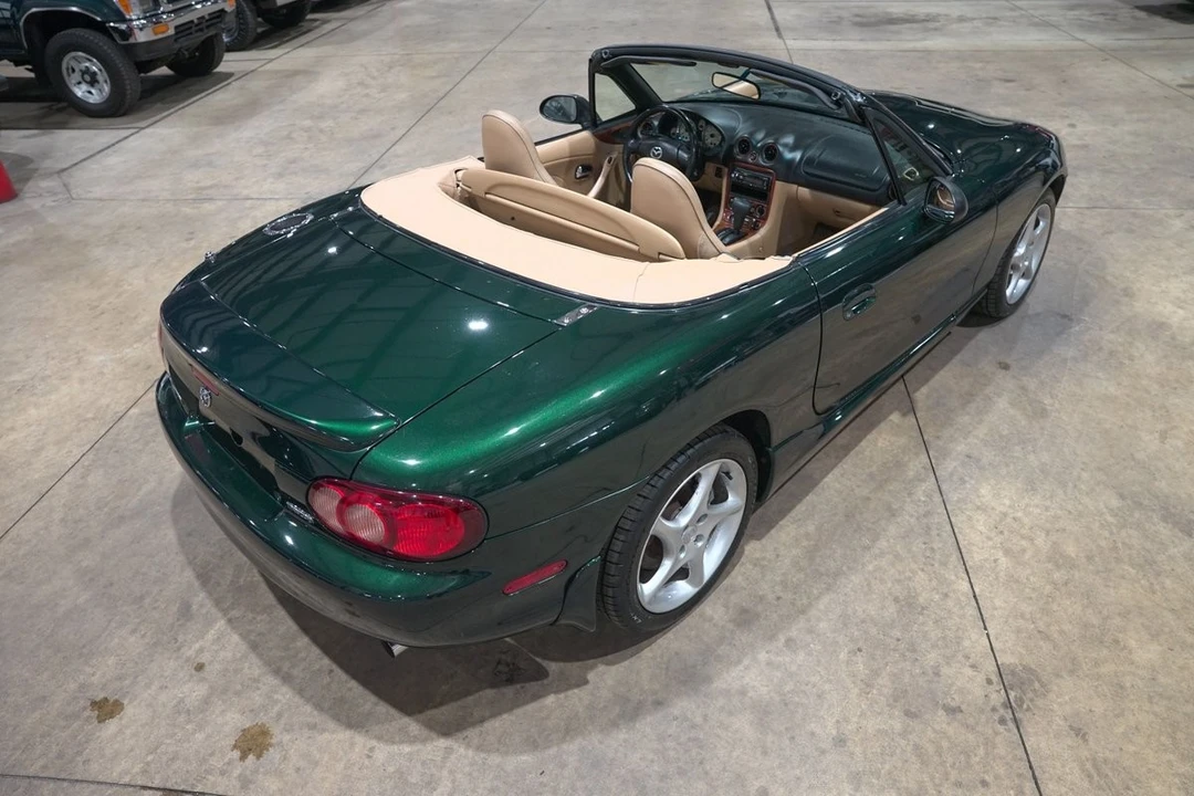 2002 Mazda - Image 17 of 31