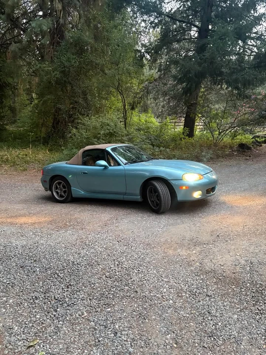 2002 Mazda NB MX-5 Miata - Image 4 of 9