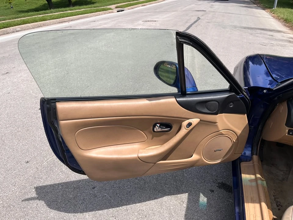 2002 Mazda NB MX-5 Miata - Image 12 of 15