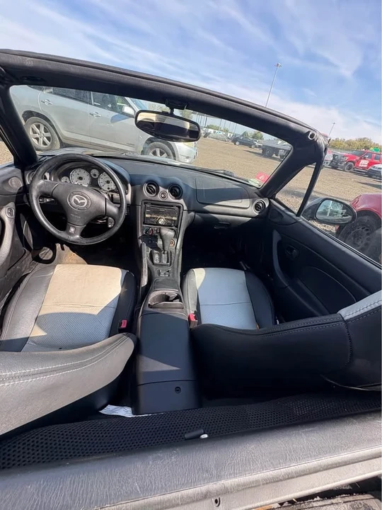 2002 Mazda NB MX-5 Miata - Image 3 of 9
