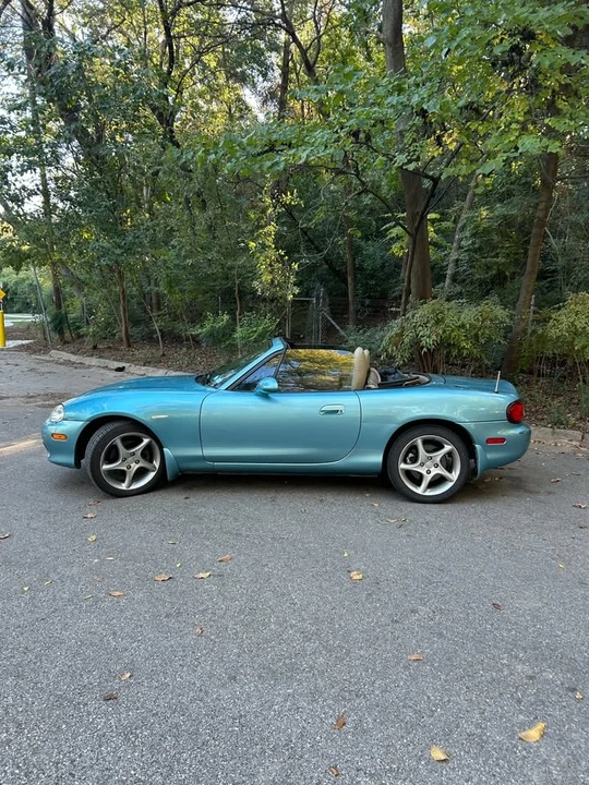 2002 Mazda NB MX-5 Miata - Image 2 of 19