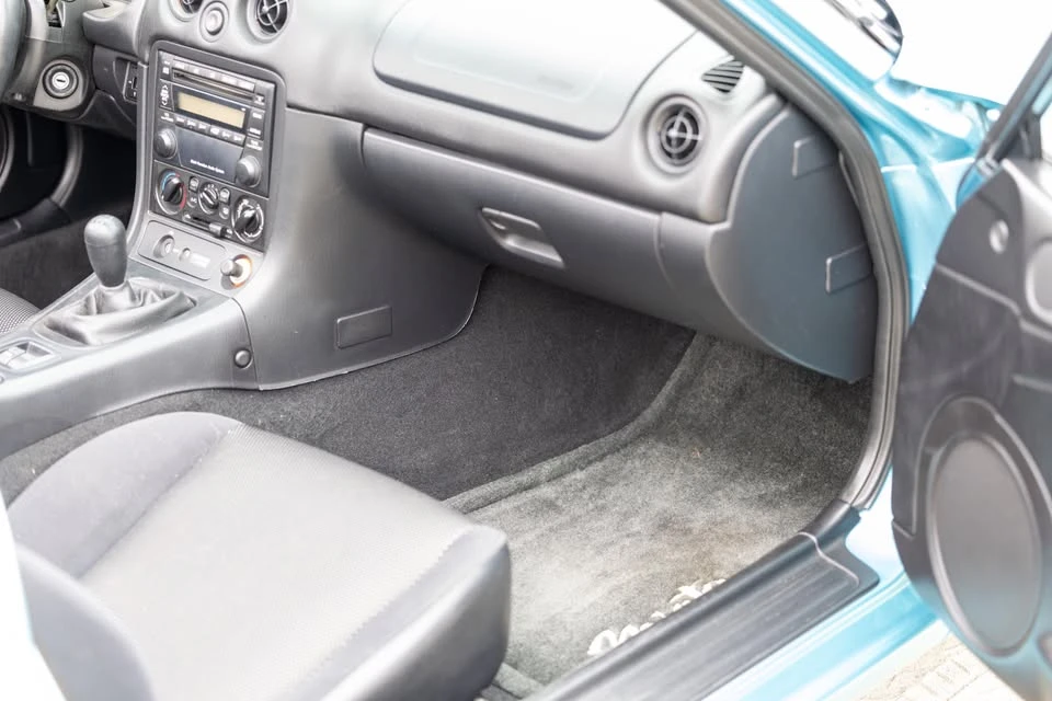 2002 Mazda NB MX-5 Miata - Image 14 of 19
