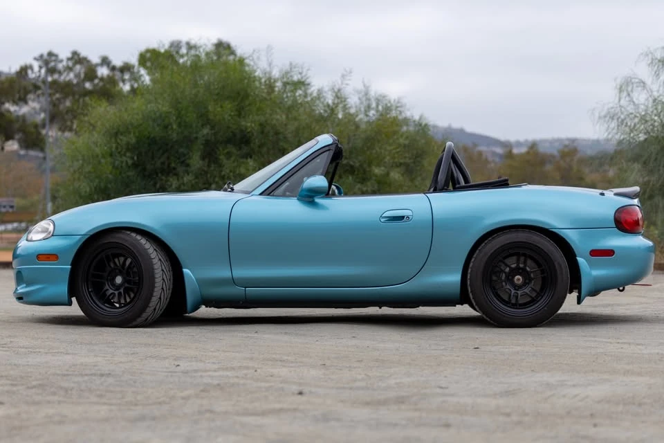 2002 Mazda NB MX-5 Miata - Image 3 of 19