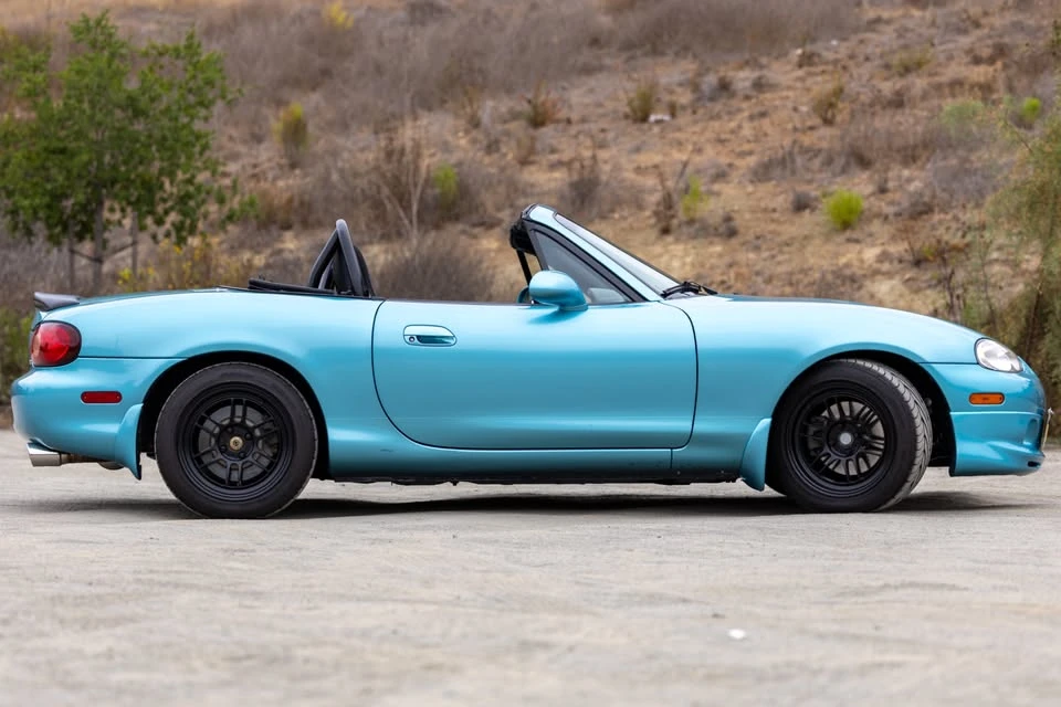 2002 Mazda NB MX-5 Miata - Image 2 of 19