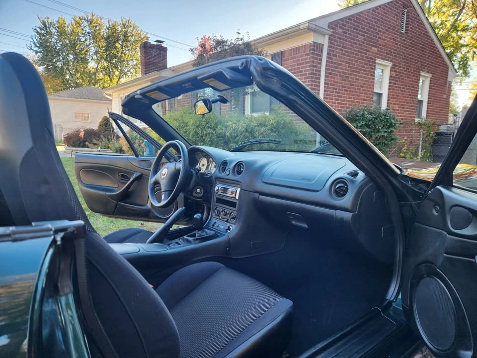 2002 Mazda NB MX-5 Miata - Image 3 of 19