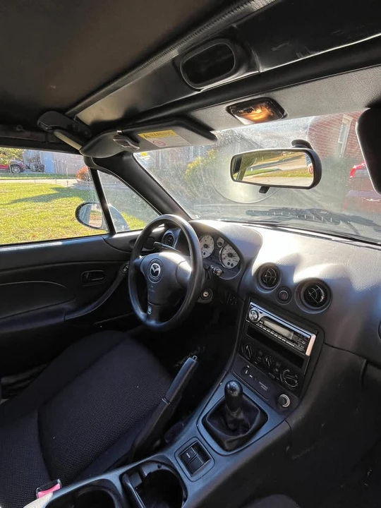 2002 Mazda NB MX-5 Miata - Image 18 of 19