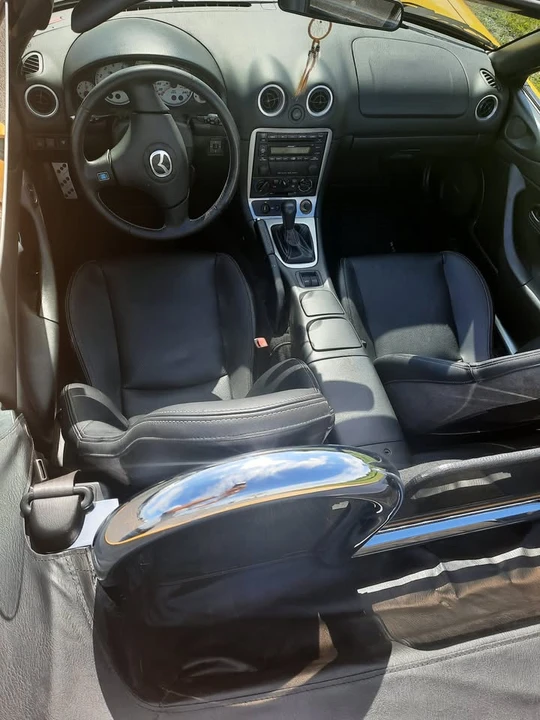 2002 Mazda NB MX-5 Miata - Image 5 of 11