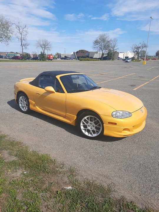 2002 Mazda NB MX-5 Miata - Image 10 of 11