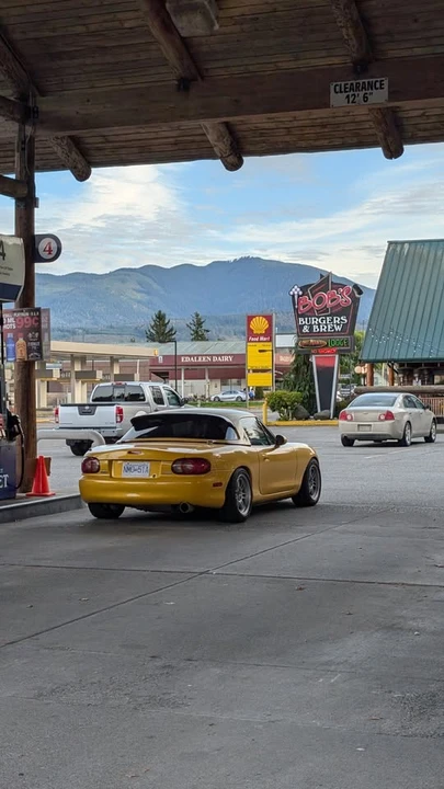 2002 Mazda NB MX-5 Miata - Image 4 of 11