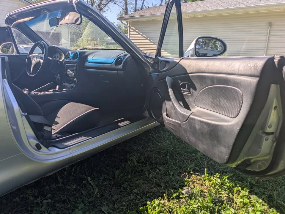 2002 Mazda NB MX-5 Miata - Image 15 of 17