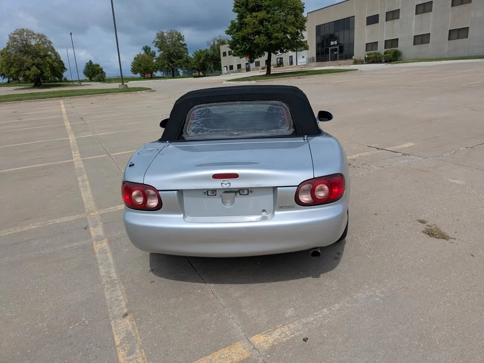 2002 Mazda NB MX-5 Miata - Image 7 of 17