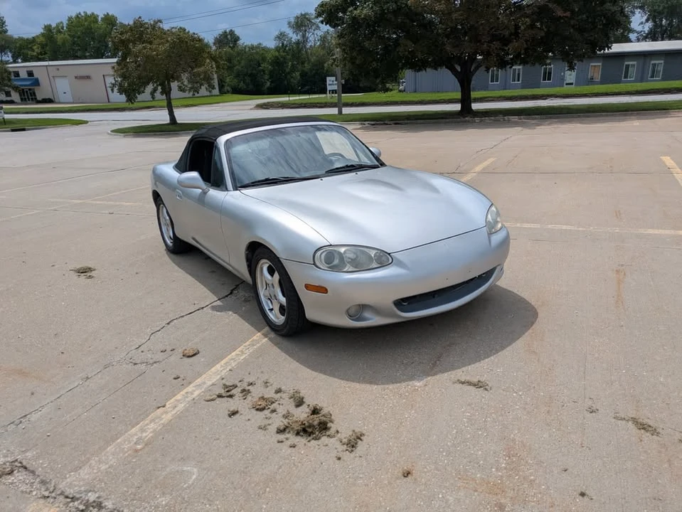 2002 Mazda NB MX-5 Miata - Image 5 of 17