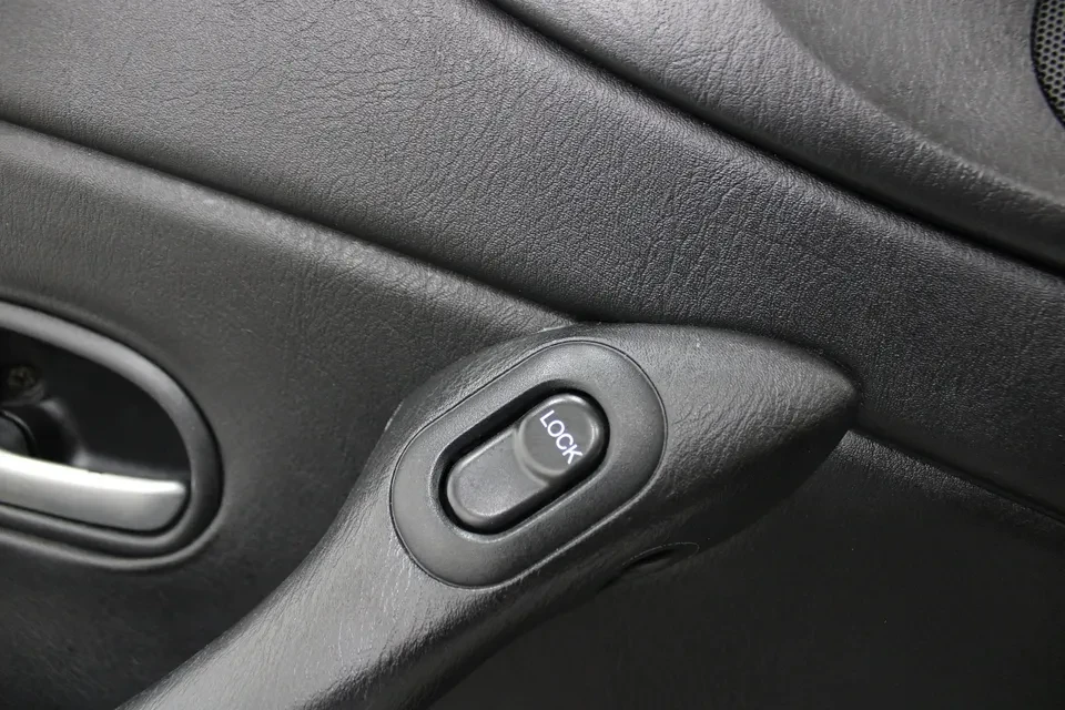 2002 Mazda NB MX-5 Miata - Image 6 of 20