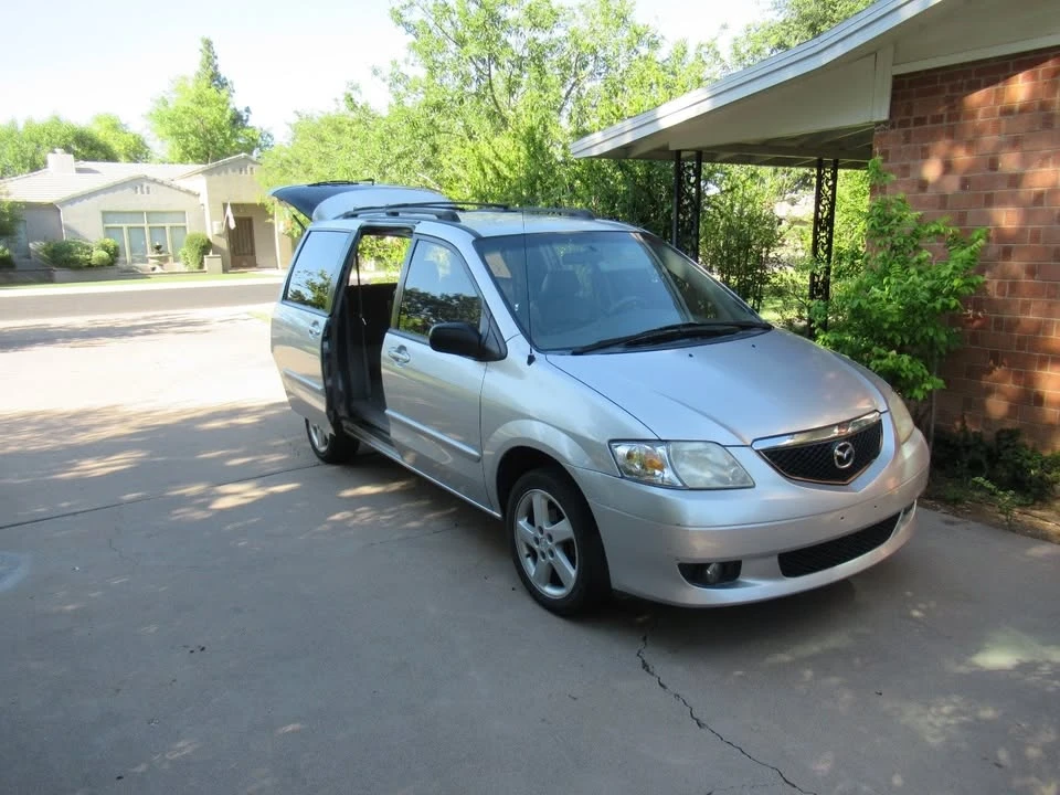 2002 Mazda MPV 2nd Gen - Image 16 of 17