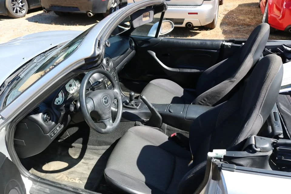2002 Mazda NB MX-5 Miata - Image 15 of 19