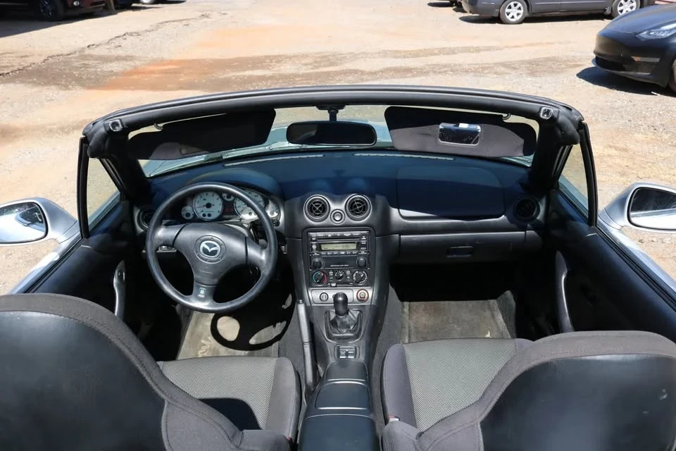 2002 Mazda NB MX-5 Miata - Image 17 of 19