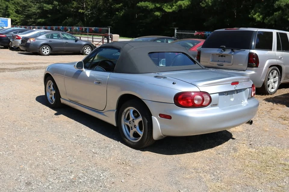 2002 Mazda NB MX-5 Miata - Image 3 of 18