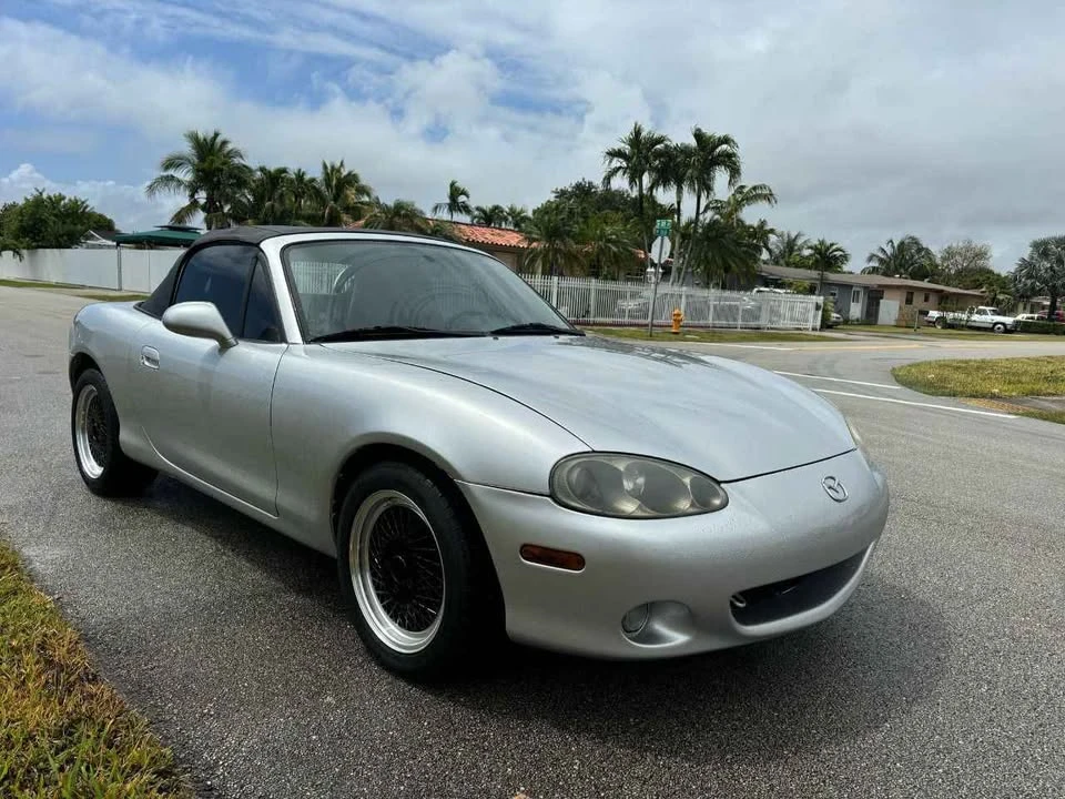 2002 Mazda NB MX-5 Miata - Image 4 of 8