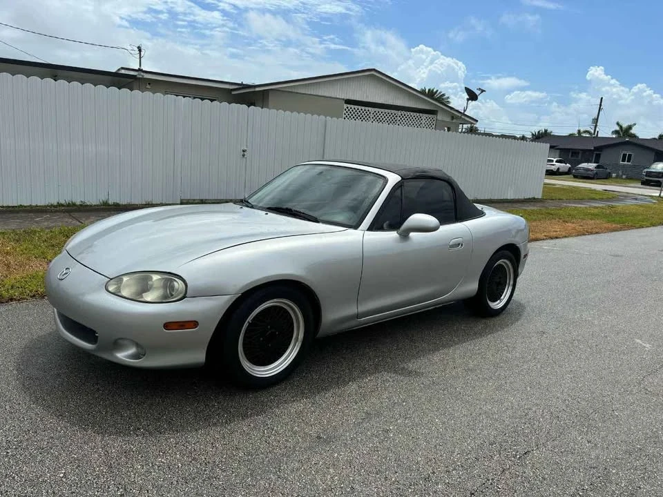 2002 Mazda NB MX-5 Miata - Image 5 of 8