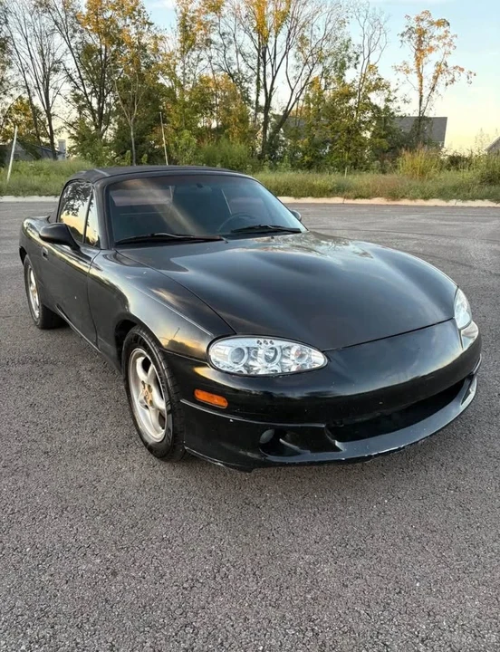 2002 Mazda NB MX-5 Miata - Image 2 of 9