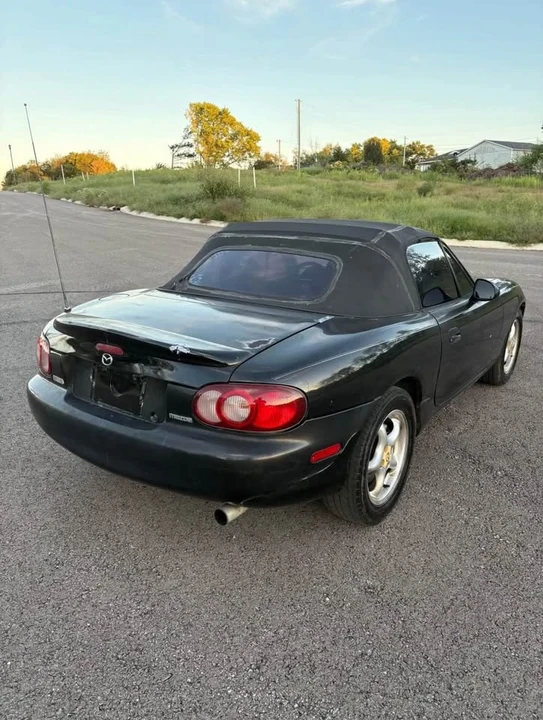 2002 Mazda NB MX-5 Miata - Image 3 of 9